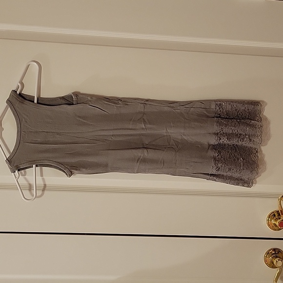 Like New Long Gray Ribbed Tank with Lace - Picture 3 of 5